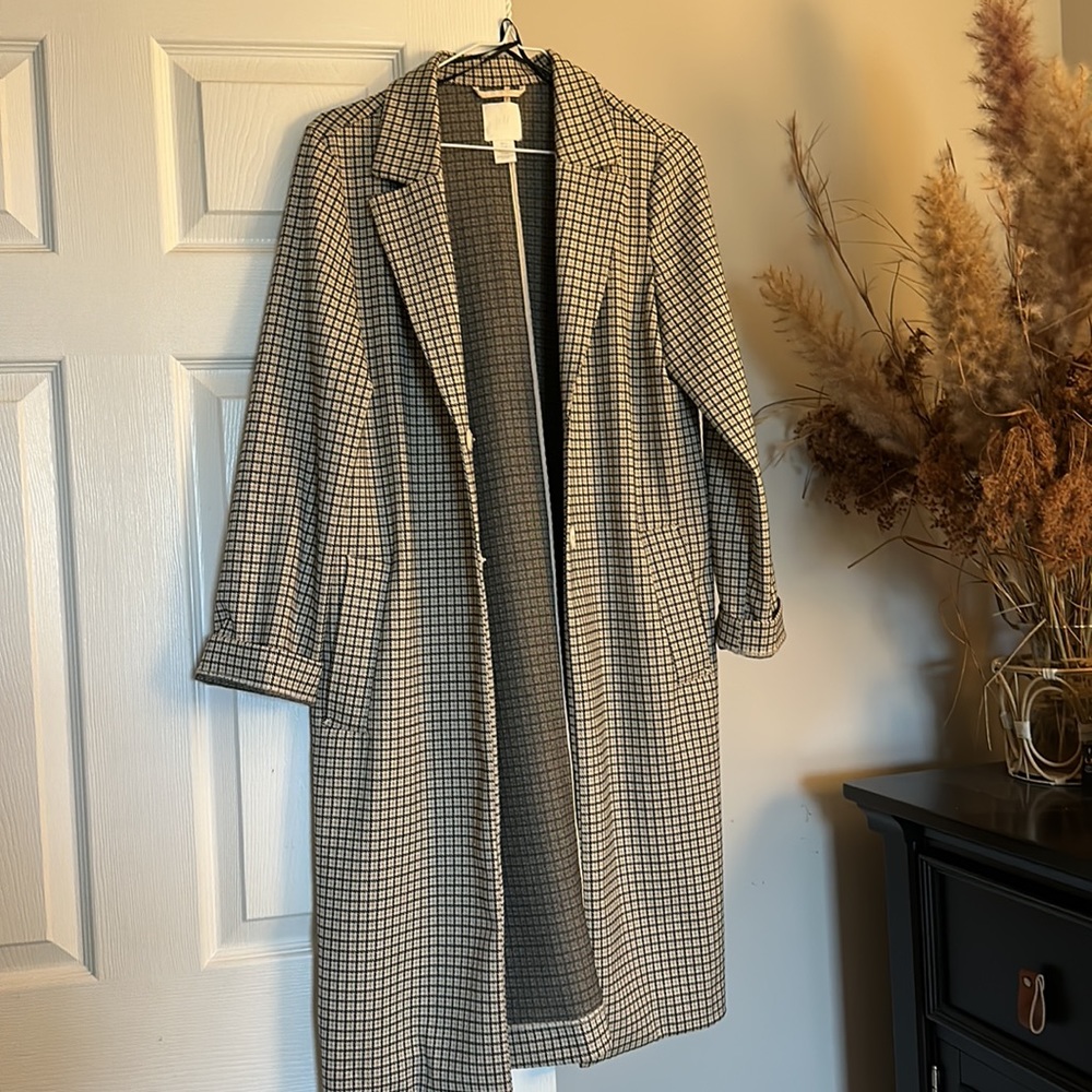 H&M - Tan / Beige Plaid Long Unlined Long Sleeve Button Down Coat Size 0